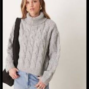 H&M Light Gray Chinky Cable Knit Oversized Turtleneck Sweater